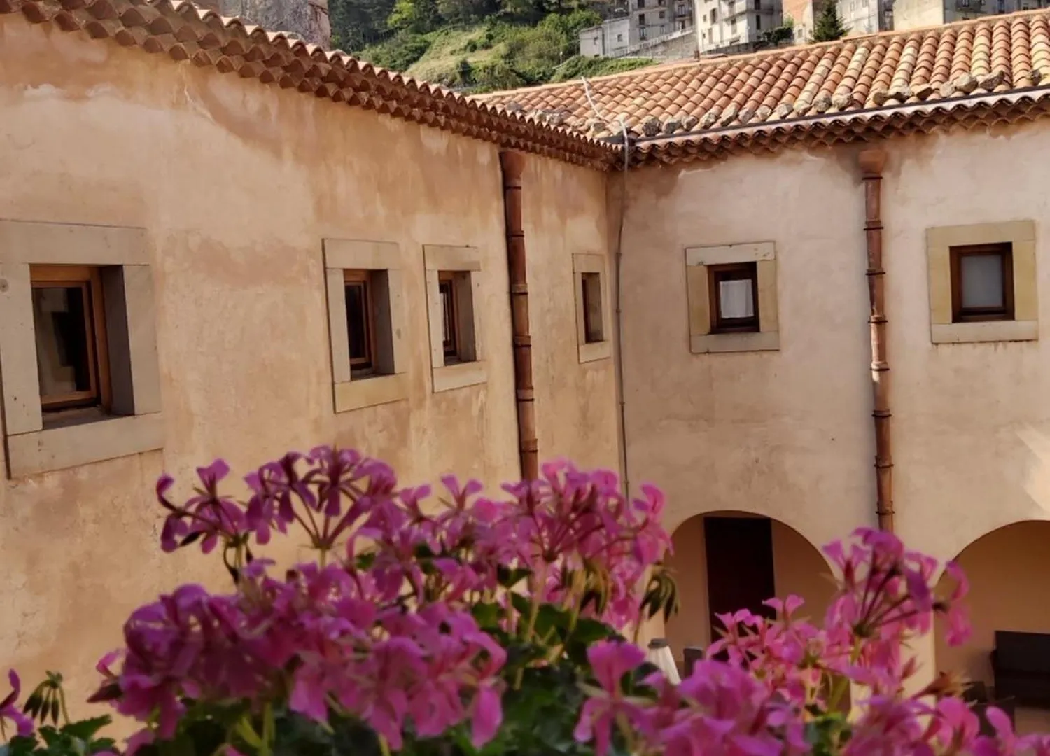 ***  Al Convento Hotel San Mauro Castelverde Olaszország